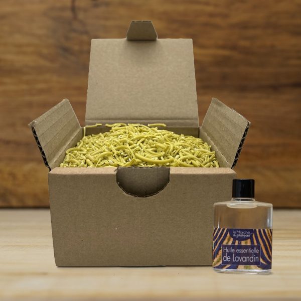 Pochette cadeau copeaux de savon 200 gr + 30 ml huile essentielle lavandin